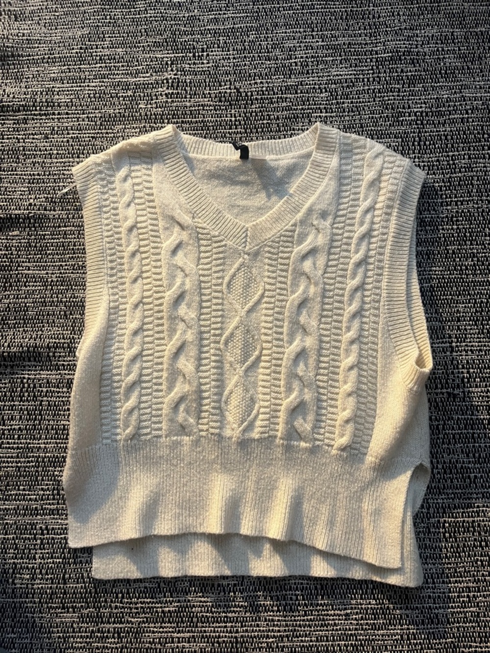 Divided Cream Cable Knit V-Neck Sweater Vest - H&M divided